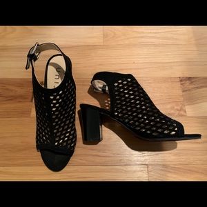 Unisa sandals, black, 6.5M, worn once